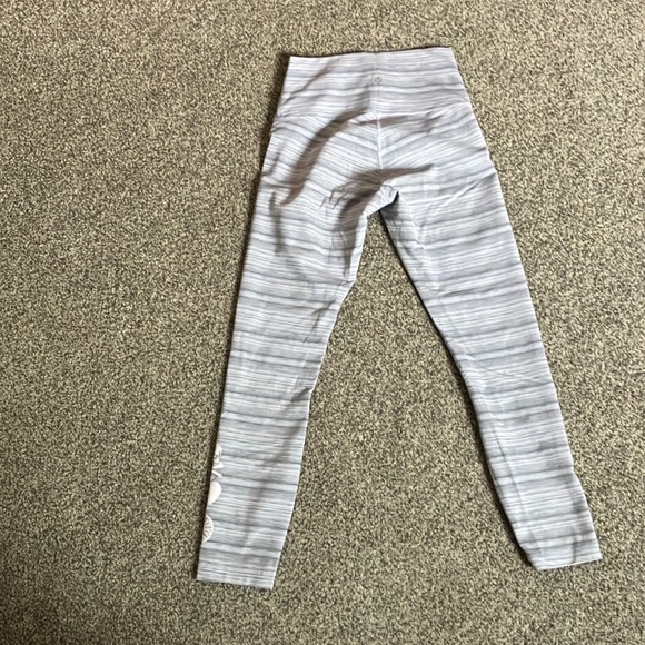 Lululemon High Times Cyber Stripe Leggings sz 4 - Picture 4 of 5